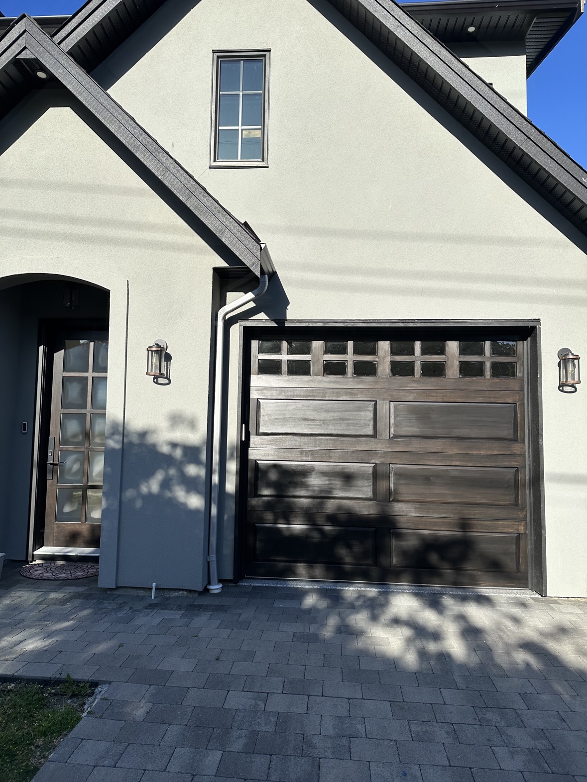 House exterior painting, stucco front entry in Victoria, BC
